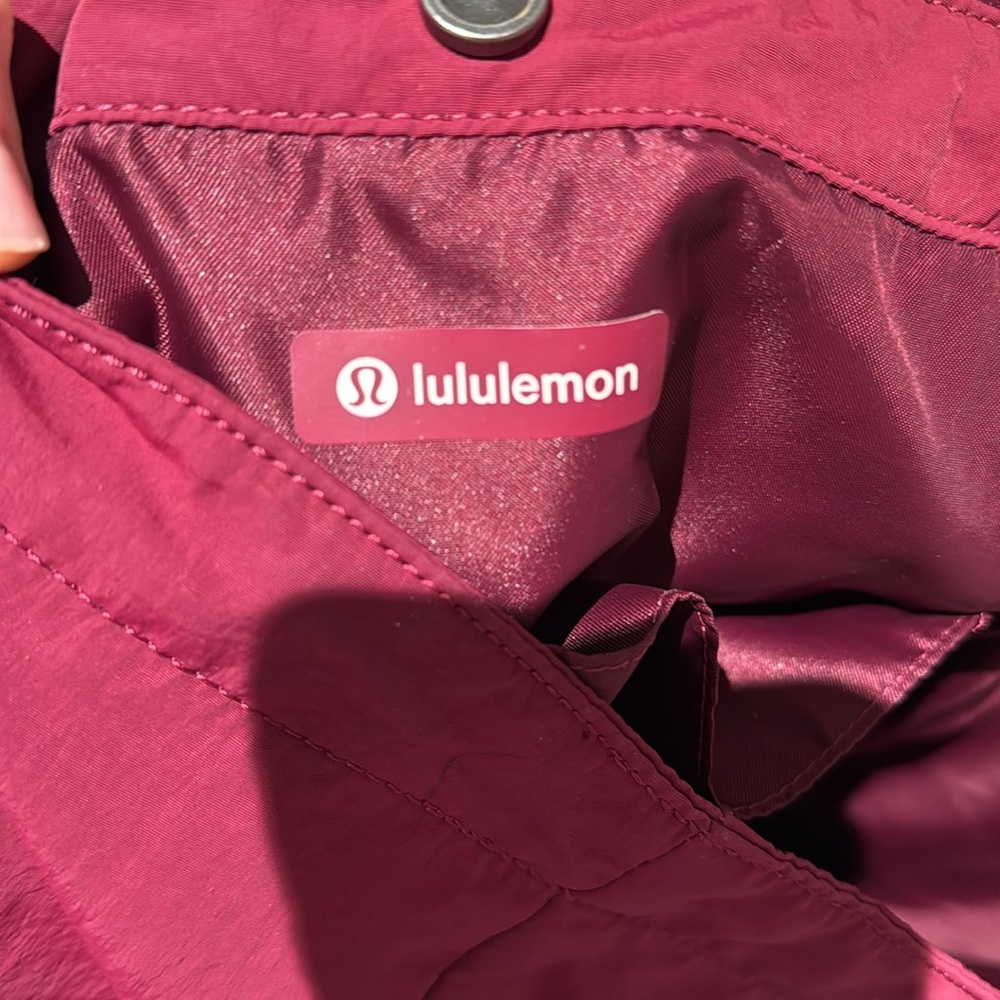 lululemon athletica Deep Berry Tote Bag - Picture 5 of 6